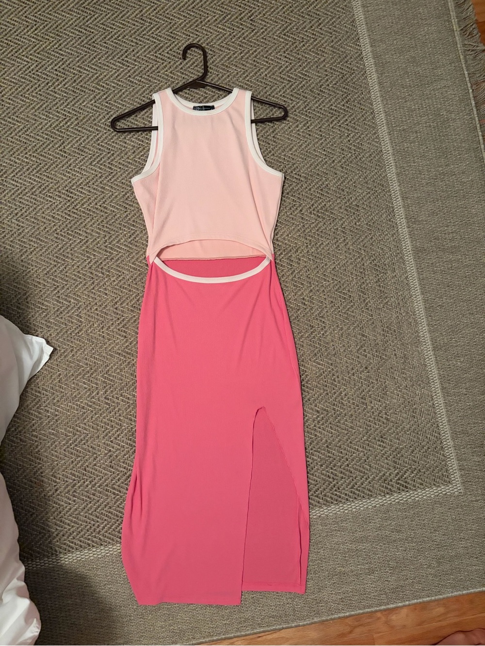 Two-Tone Pink Dress w cutout